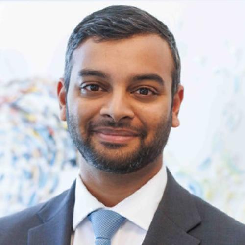 Sri Pinnamaneni headshot